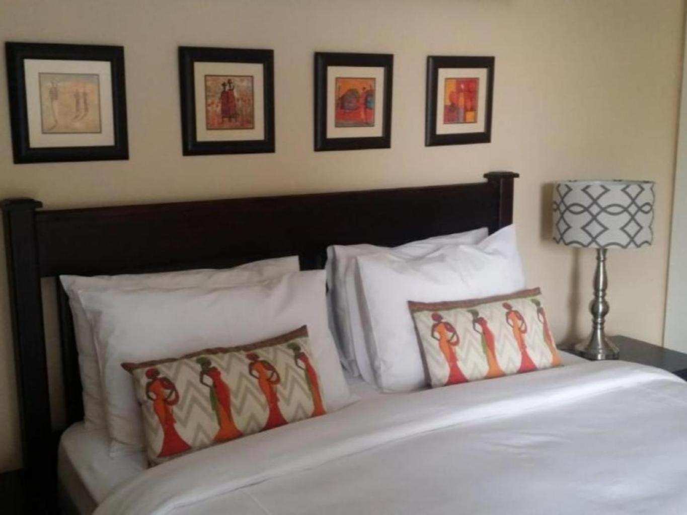 Sollunaa Guesthouse Sandton Exterior photo