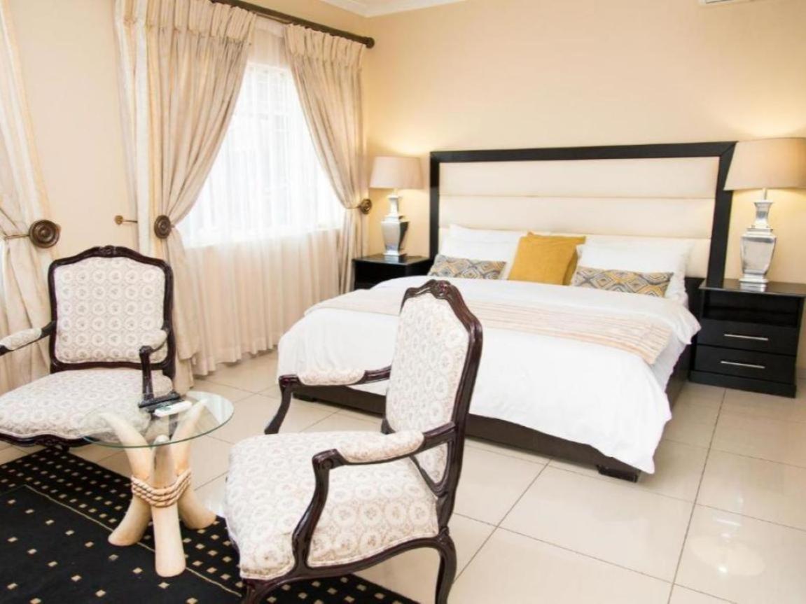 Sollunaa Guesthouse Sandton Room photo