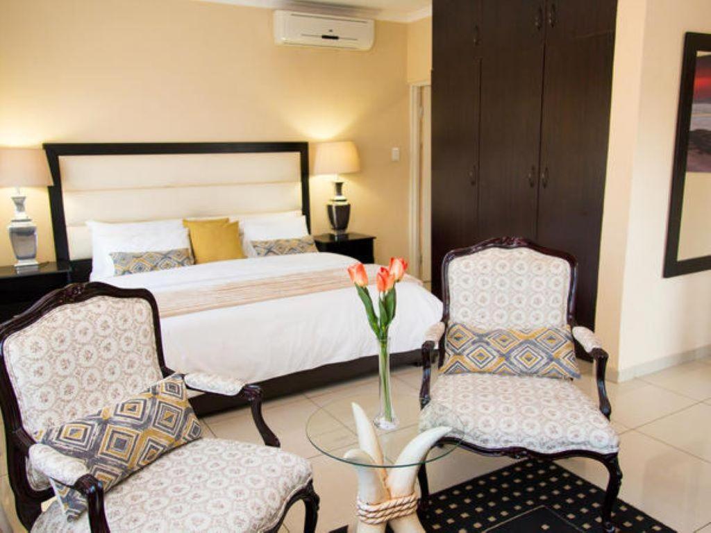 Sollunaa Guesthouse Sandton Exterior photo